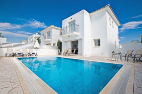 Villa Foros Tessera - Cozy 3 Bedroom Pernera Villa with Pool - Close to all Beaches and Amenities